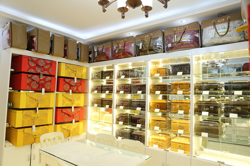 骨灰盒寿衣店