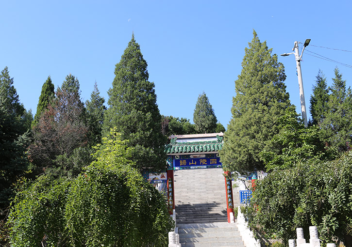 归山陵园:静谧安息之地与人文纪念的完美融合-2
