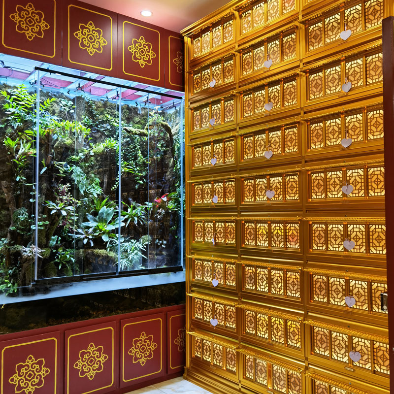 长城华人怀思堂陵园荷花厅壁葬第一层