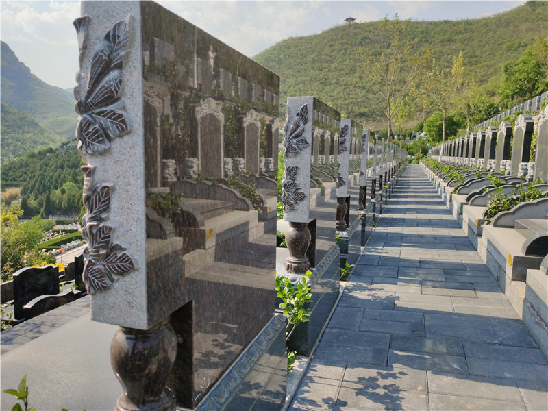 桃峰陵园至尊苑立碑04