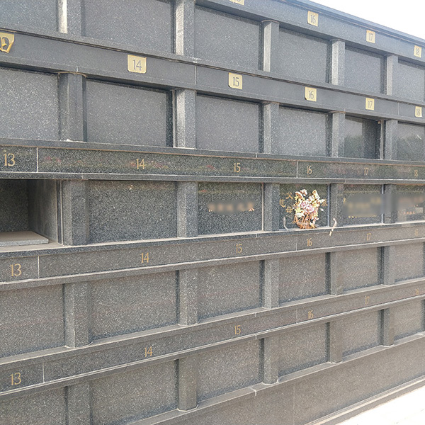 极乐园公墓室外壁葬