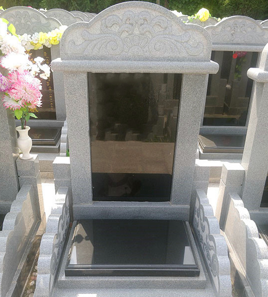 灵山宝塔陵园祥鹤园立碑云心