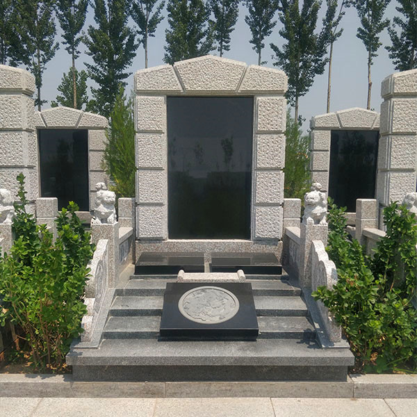 卧龙公墓传爱园立碑12
