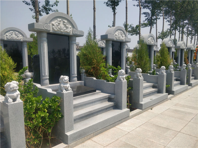 卧龙公墓传爱园立碑10