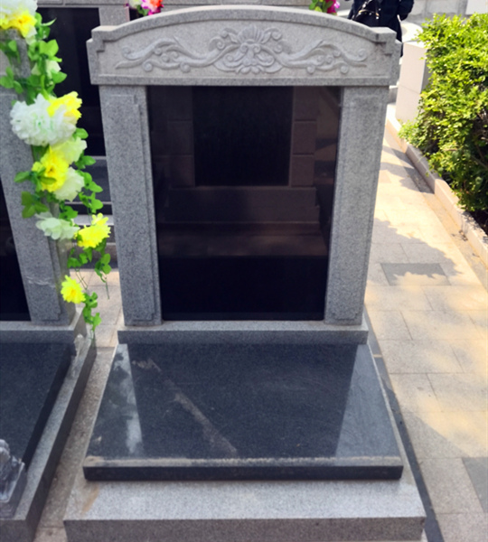 昌平凤凰山陵园居庸园传统碑