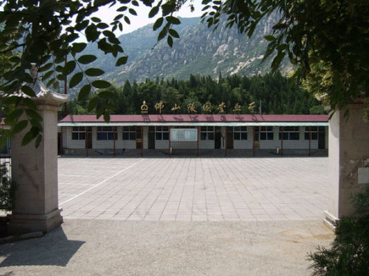如何选择合适的陵园墓地 选购指南与注意事项-1
