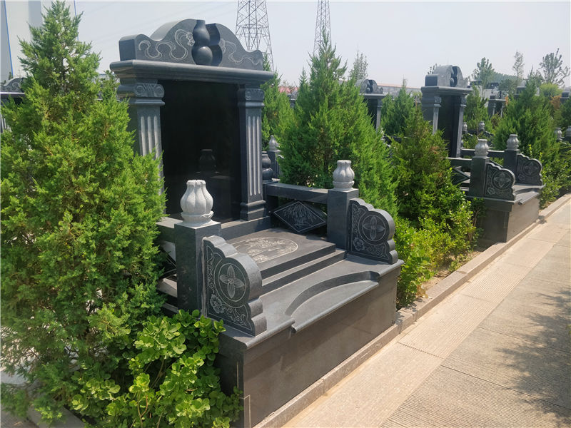 卧龙公墓观音园福禄碑