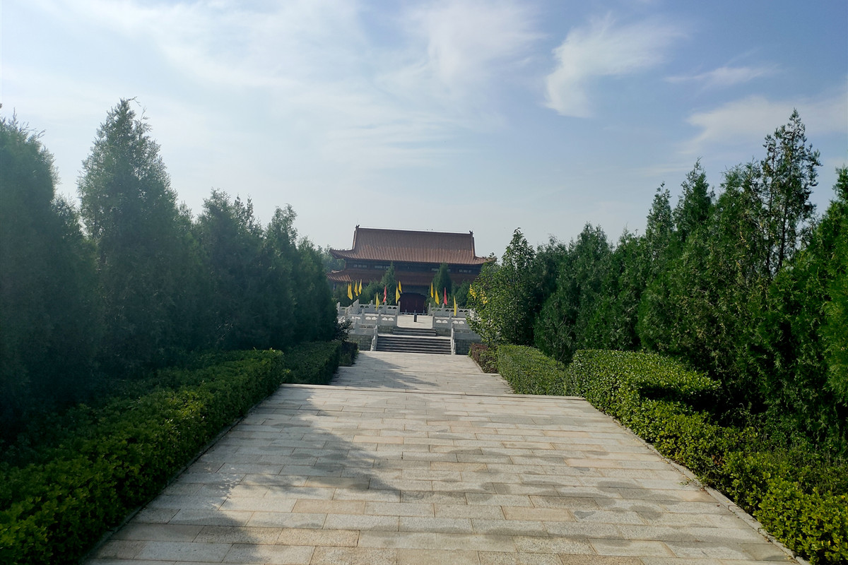 墓地价格飞涨背后的隐忧与解决方案-1