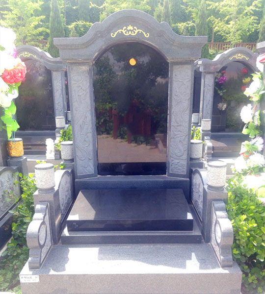 灵山宝塔陵园紫东园官帽碑