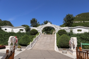 桃峰陵园景观图片
