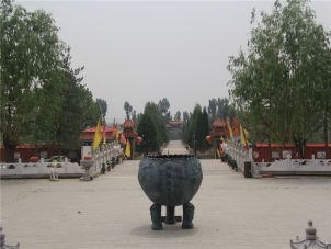 皇家龙山园陵园陵园 承载千年文化的历史圣地