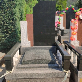 青峰园立碑
