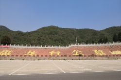 盘龙台公墓环境图