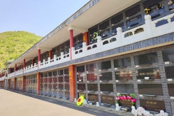 德陵公墓环境图