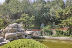 万福华侨陵园环境图