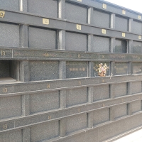 室外壁葬