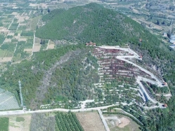 雁阳山公墓环境