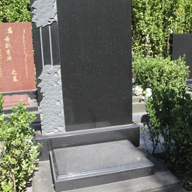 祥和园黑白莲花碑