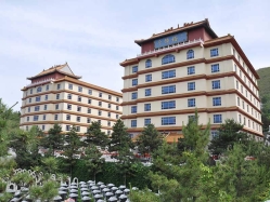 点击查看源图 灵山宝塔陵园图片环境实拍图