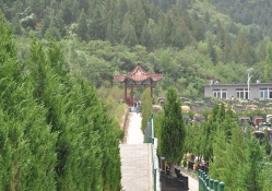 十三陵景仰园陵园环境实拍图片