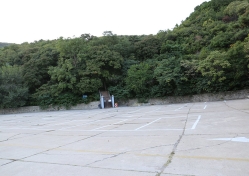 金山陵园环境图