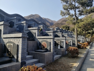 北京天寿陵园全面解析：特色服务、环境优势与选购指南