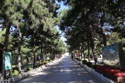 八宝山人民公墓环境图