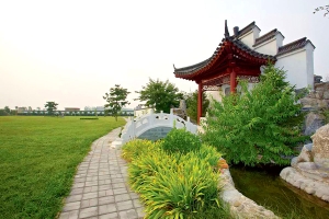 卧龙公墓景观图片