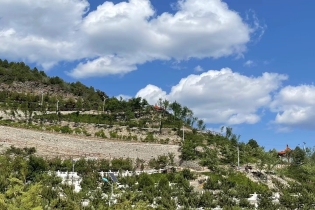 雁阳山公墓