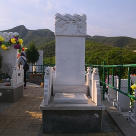 鑫泽园白玉碑