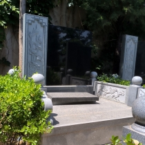 世尊园立碑212980001