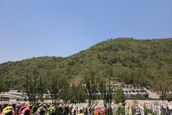 德陵公墓环境图