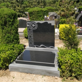 龙颌园立碑03