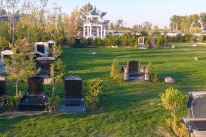 卧龙公墓景观图片