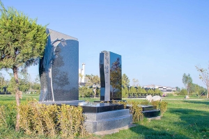 卧龙公墓景观图片