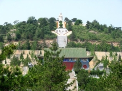 点击查看源图 灵山宝塔陵园图片环境实拍图
