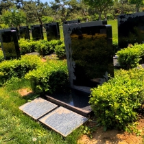 世尊园立碑1880001