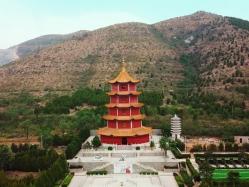 点击查看源图 皇家龙山陵园环境实拍