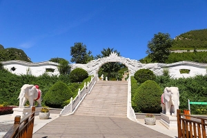 桃峰陵园景观图片