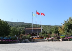 万福华侨陵园环境图