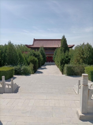 保定陵园皇家龙山的历史文化与风水格局