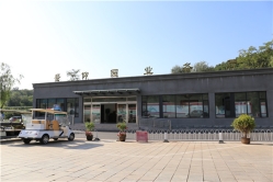 十三陵景仰园陵园环境实拍图片