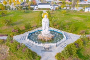 卧龙公墓景观图片