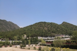 德陵公墓环境图