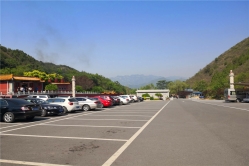 盘龙台公墓环境图