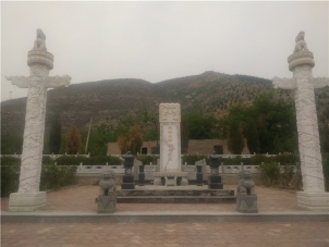 探秘皇家龙山陵园公墓：历史与现代的交融之地