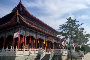 皇家龙山陵园