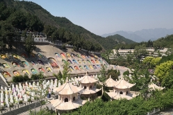盘龙台公墓环境图